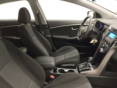 Used 2017 Hyundai Elantra GT image 21