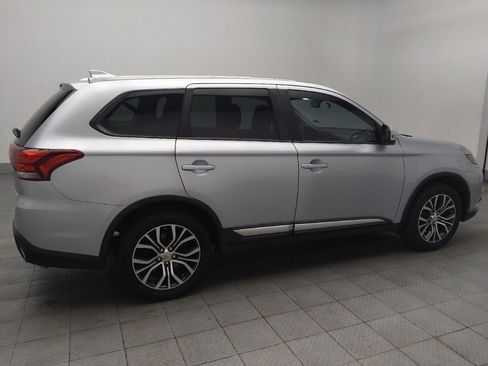 Used 2017 Mitsubishi Outlander SE image 10