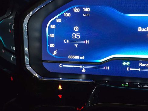 Used 2022 Chevrolet Silverado 1500 ZR2 w/ Technology Package image 28