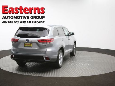 Used 2019 Toyota Highlander Limited w/ Carpet Mat Package (TMS) AWD/4WD image 45
