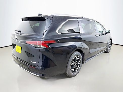 New 2026 Toyota Sienna Platinum AWD/4WD image 5