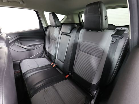 Used 2019 Ford Escape SE image 14