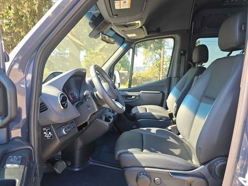 Used 2026 Mercedes-Benz Sprinter 2500 image 21