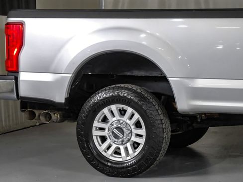 Used 2019 Ford F250 XLT AWD/4WD image 6
