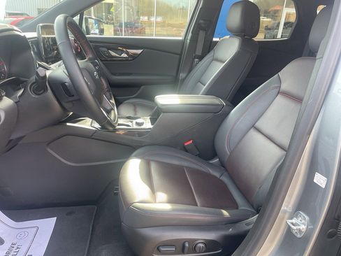 Used 2025 Chevrolet Blazer RS image 4