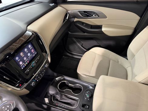 Used 2023 Chevrolet Traverse LS w/ Safety Package AWD/4WD image 18