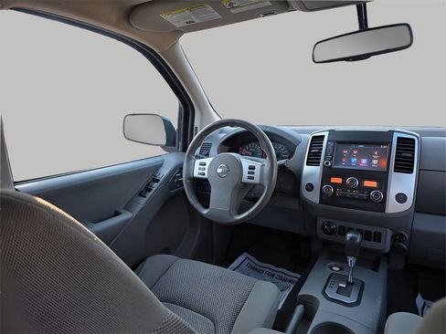 Used 2021 Nissan Frontier SV w/ Midnight Edition Floor Mats image 9