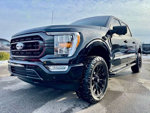 Used 2022 Ford F150 XLT w/ Equipment Group 302A High image 8