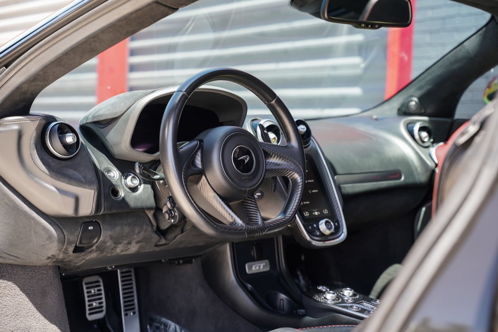 Used 2020 McLaren GT RWD image 20