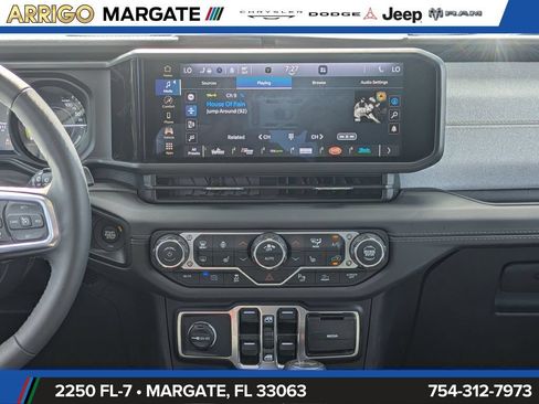 Used 2025 Jeep Wrangler Unlimited Sahara w/ Safety Group AWD/4WD image 18