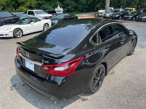 Used 2017 Nissan Altima 2.5 SR w/ Midnight Edition Package FWD image 12
