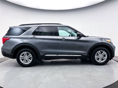 Used 2023 Ford Explorer XLT image 40