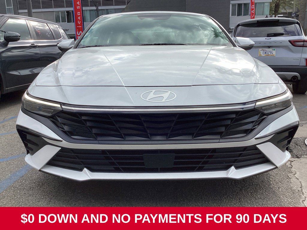 Used 2025 Hyundai Elantra Limited FWD image 2