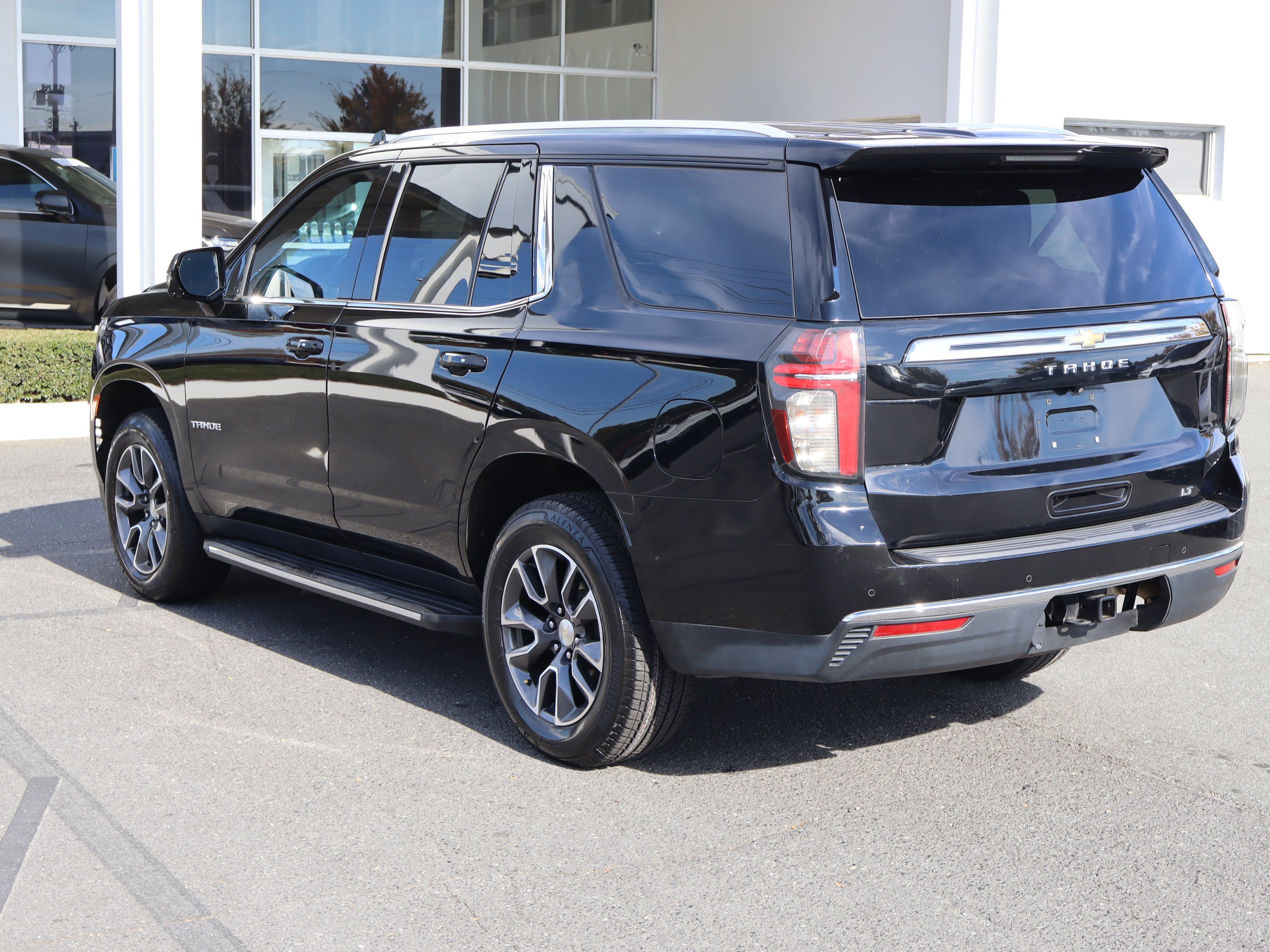 Used 2021 Chevrolet Tahoe LT w/ LT Signature Package RWD image 8