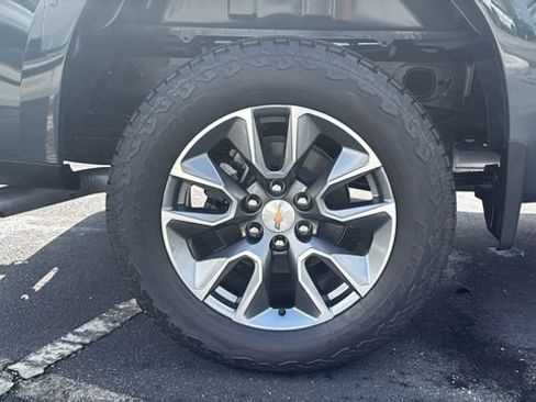 Used 2026 Chevrolet Silverado 1500 LT AWD/4WD image 9