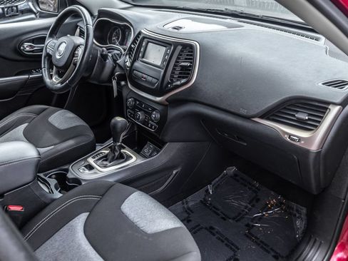 Used 2014 Jeep Cherokee Latitude FWD image 30