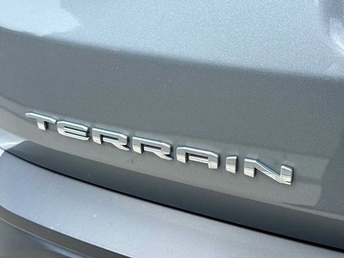 Used 2023 GMC Terrain SLE FWD image 12