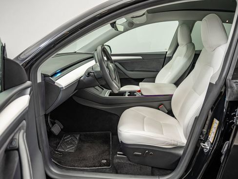 Used 2024 Tesla Model Y Long Range AWD/4WD image 28