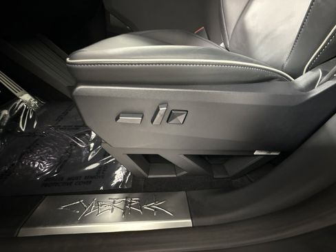 Used 2025 Tesla Cybertruck AWD Crew Cab image 14