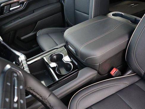 New 2026 GMC Yukon XL Elevation image 29