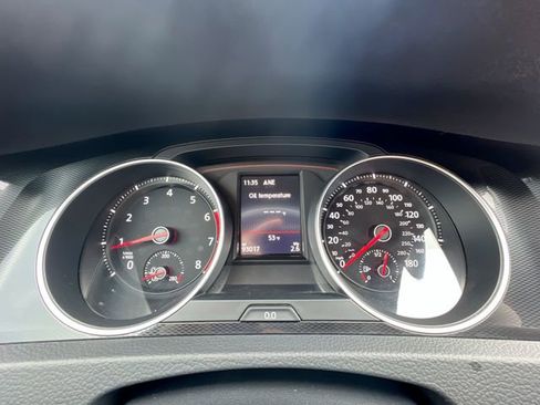 Used 2017 Volkswagen Golf S image 15