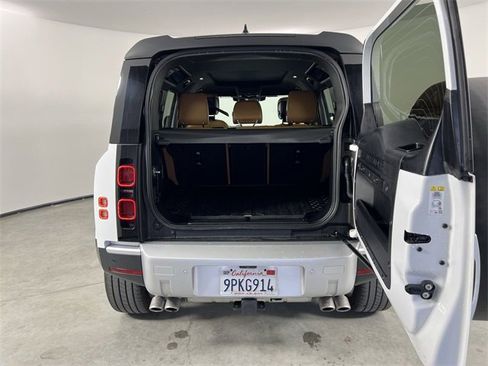 Used 2024 Land Rover Defender 110 SE image 26