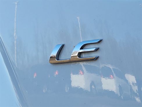 Used 2022 Toyota Corolla LE image 30