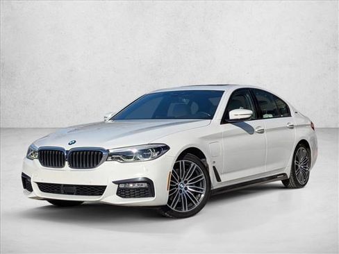 Used 2018 BMW 530e xDrive image 1
