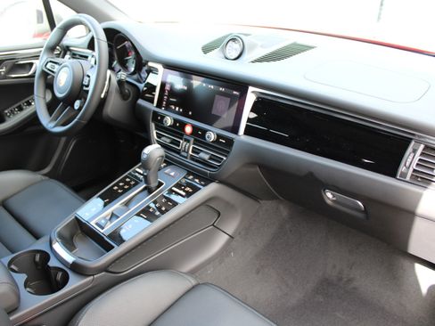 New 2026 Porsche Macan Turbo image 26