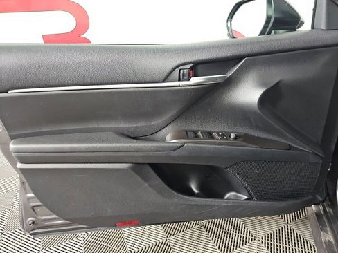 Used 2023 Toyota Camry LE image 10