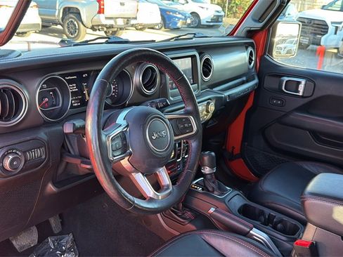 Used 2019 Jeep Wrangler Unlimited Rubicon w/ Cold Weather Group image 15