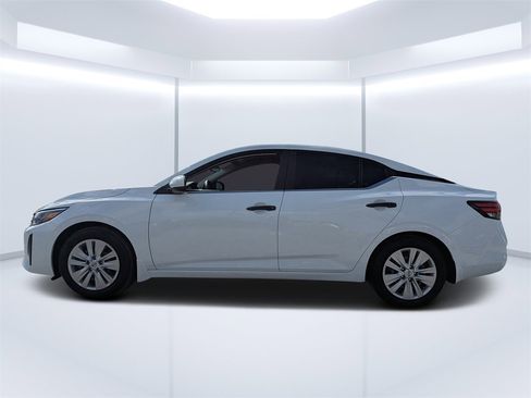 Used 2024 Nissan Sentra S image 6