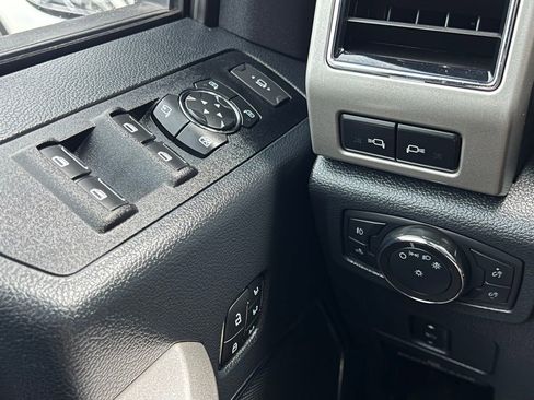 Used 2022 Ford F250 Lariat w/ Lariat Value Package image 38