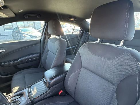 Used 2017 Dodge Charger SE w/ Blacktop Package image 15