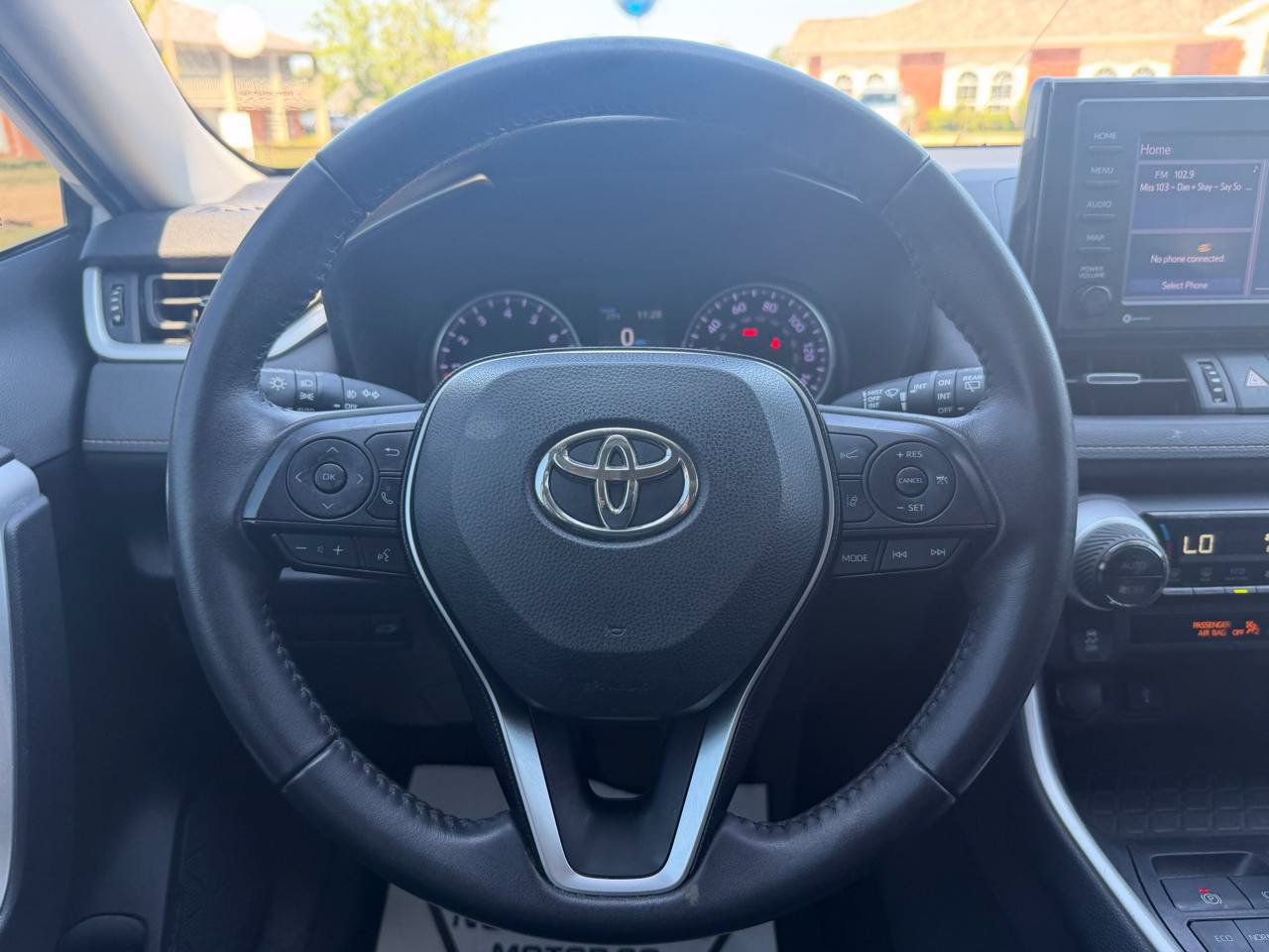 Used 2020 Toyota RAV4 XLE Premium FWD image 18