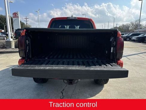 Used 2017 Toyota Tacoma TRD Off-Road image 9