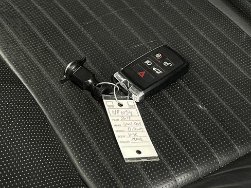 Used 2018 Land Rover Discovery HSE Luxury AWD/4WD image 43