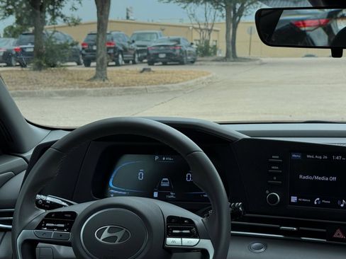 Used 2026 Hyundai Elantra Sport FWD image 29