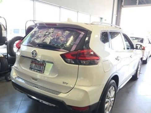 Used 2018 Nissan Rogue SV w/ Premium Package FWD image 5