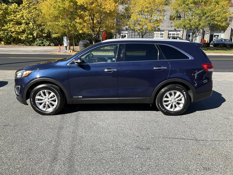 Used 2017 Kia Sorento AWD image 8