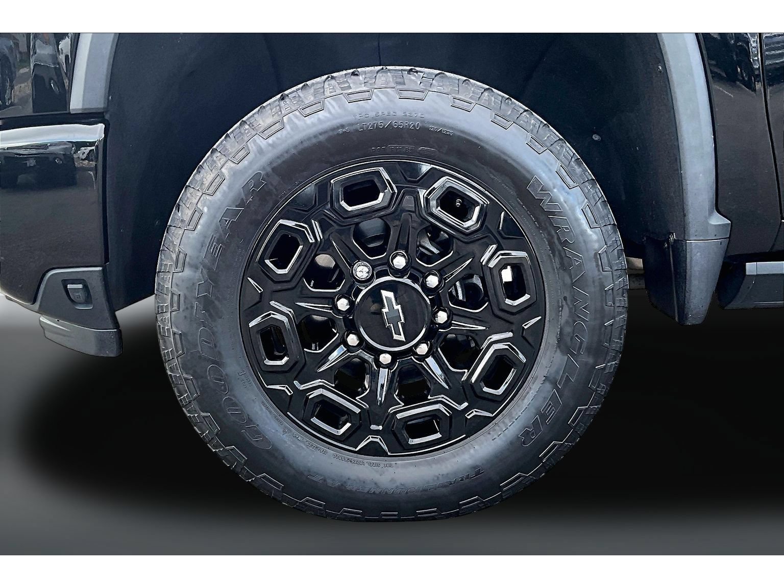 Used 2024 Chevrolet Silverado 2500 LTZ w/ LTZ Plus Package AWD/4WD image 35