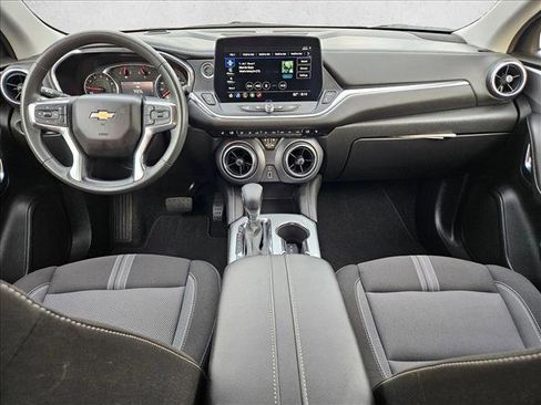 Used 2025 Chevrolet Blazer LT AWD/4WD image 16
