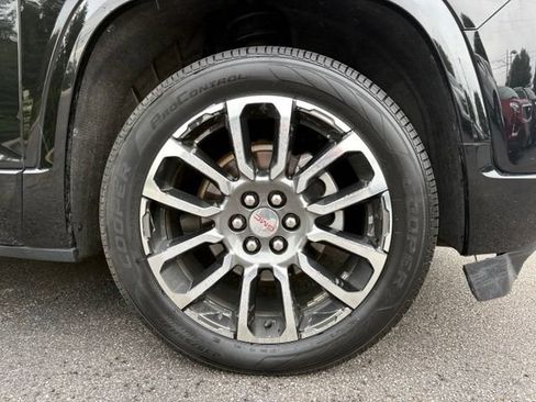 Used 2020 GMC Acadia Denali w/ Denali Ultimate Package AWD/4WD image 17