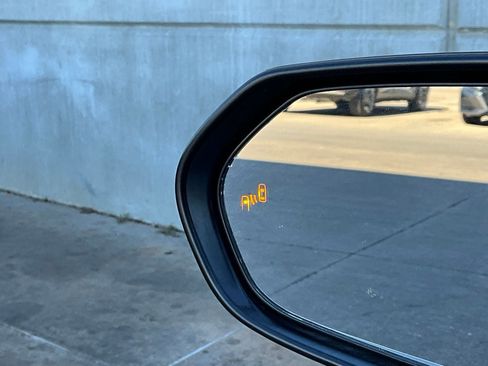 Used 2025 Toyota Camry SE image 19