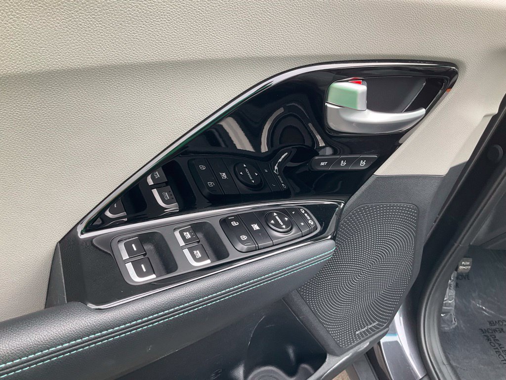 Used 2019 Kia Niro EX Premium w/ Sunroof Package FWD image 23