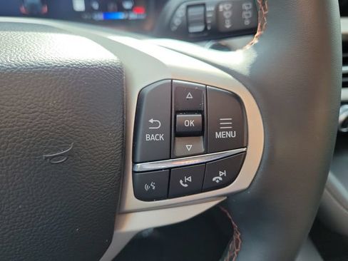 Used 2026 Ford Explorer Active RWD image 6