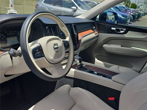 Used 2020 Volvo XC60 T5 Inscription FWD image 15