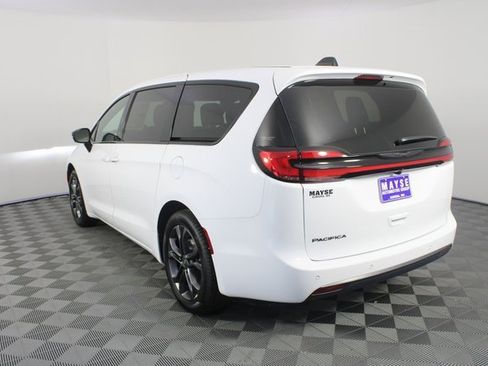 New 2026 Chrysler Pacifica Select image 25