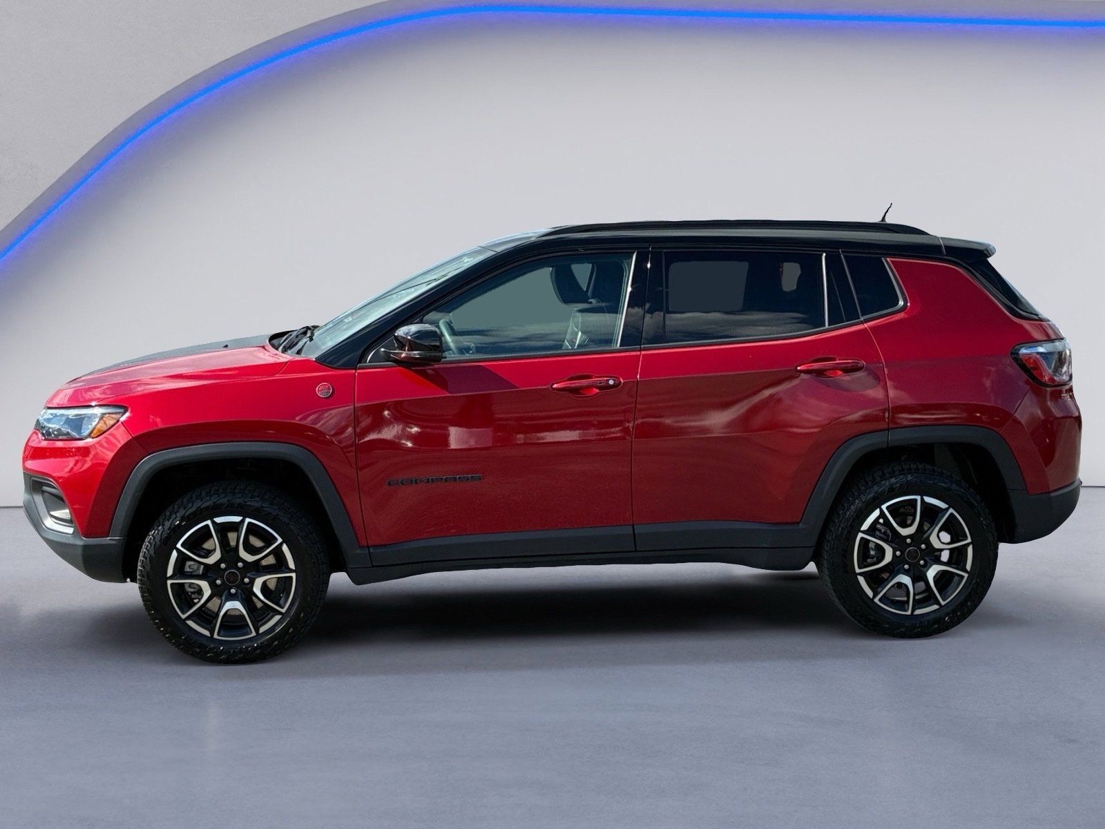 Used 2025 Jeep Compass Trailhawk AWD/4WD image 7