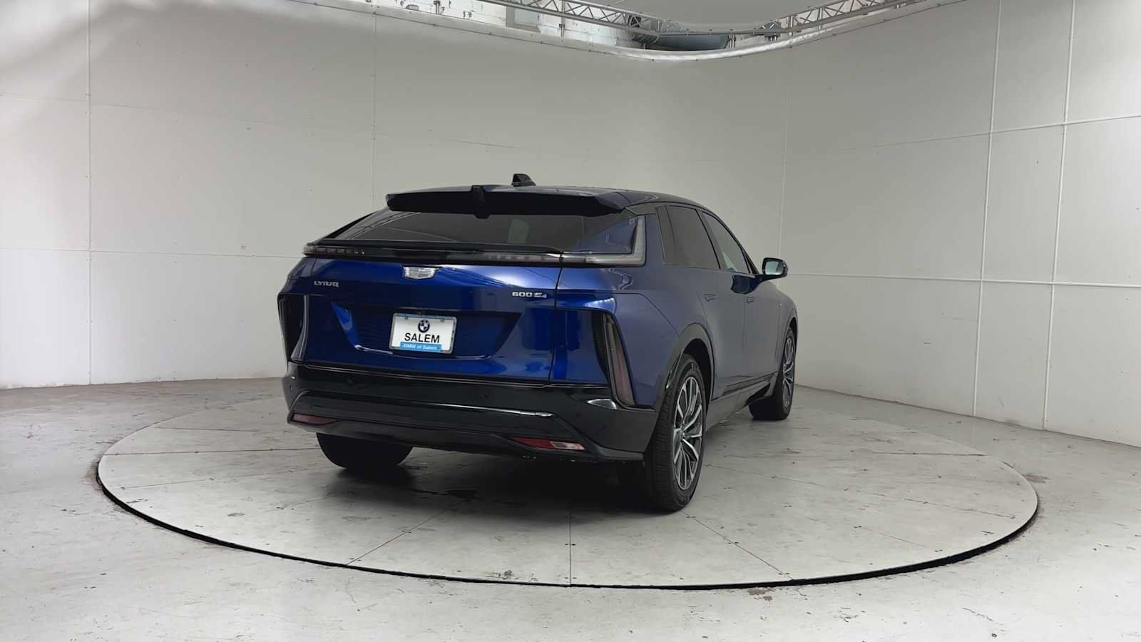Used 2024 Cadillac Lyriq Sport w/ LPO, Floor Liner Package AWD/4WD image 9
